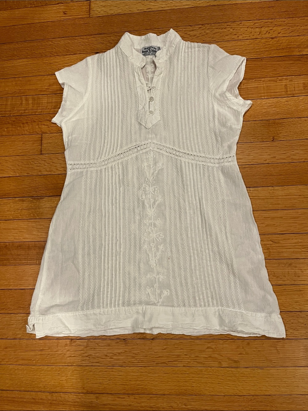 Women’s White Pintuck & Lace Tunic Top